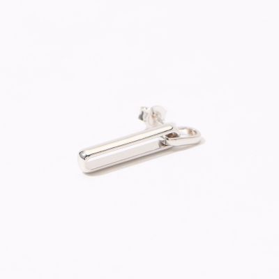 ＬＡＵＲＡ　ＬＯＭＢＡＲＤＩ　ＣＨＩＵＳＡ　ピアス
