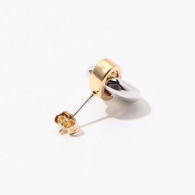 ＬＡＵＲＡ　ＬＯＭＢＡＲＤＩ　ＰＩＥＧＡ　ピアス