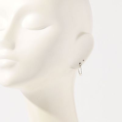 ＬＡＵＲＡ　ＬＯＭＢＡＲＤＩ　ＦＩＳＳＡ　ピアス