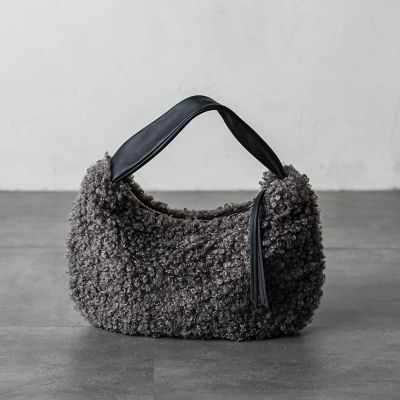 【ＷＥＢ限定】【ＶＩＯＬＡｄ’ＯＲＯ】ＥＬＭＯ　ボアショルダーバッグ　Ｖ－８８２０