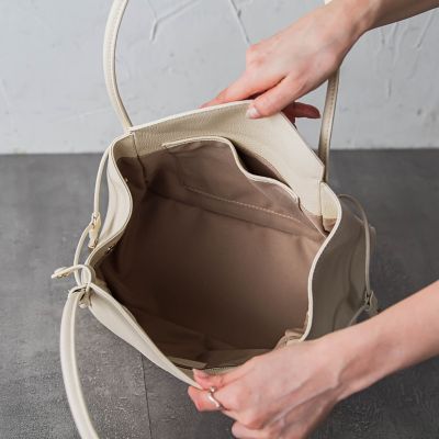 【ＷＥＢ限定】２ＷＡＹフォルムレザーハンドバッグ