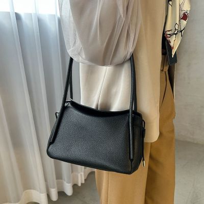 【ＷＥＢ限定】２ＷＡＹフォルムレザーハンドバッグ