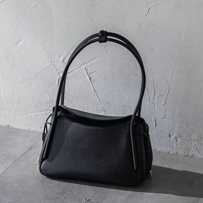 【ＷＥＢ限定】２ＷＡＹフォルムレザーハンドバッグ