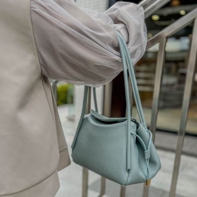 【ＷＥＢ限定】２ＷＡＹフォルムレザーハンドバッグ