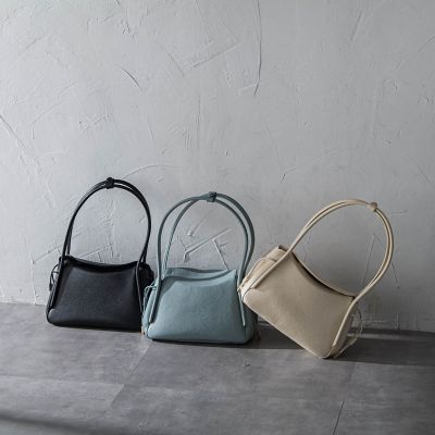 【ＷＥＢ限定】２ＷＡＹフォルムレザーハンドバッグ