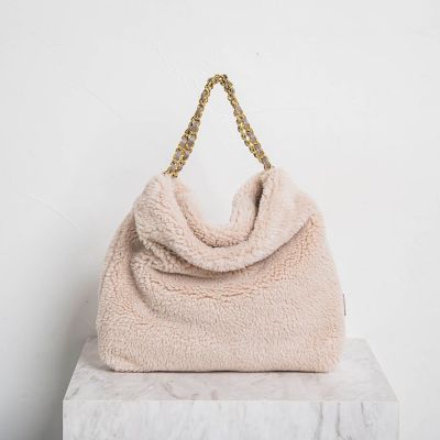 ＜LAUTREAMONT (Women)＞【ＷＥＢ限定】【ＶＩＯＬＡｄ’ＯＲＯ】フェイクムートン　チェーンショルダートートＭ　ＥＬＭＯ　／　Ｖ－８６８０
