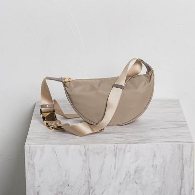 ＜LAUTREAMONT (Women)＞【ＷＥＢ限定】【ＶＩＯＬＡｄ’ＯＲＯ】メッセンジャーバッグ　ＢＩＡＮＣＡ　／　Ｖ－２２４７