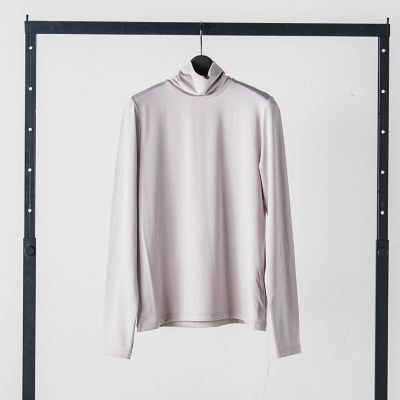 WEB限定】吸湿発熱 なめらかタートルカットソー≪洗える