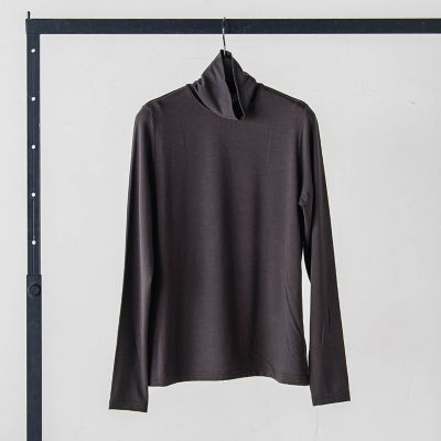 WEB限定】吸湿発熱 なめらかタートルカットソー≪洗える