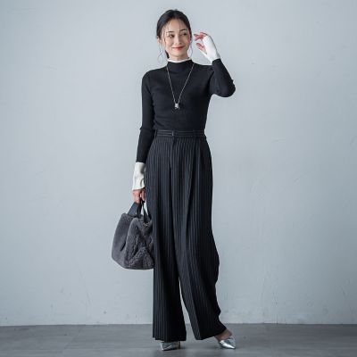 【ＷＥＢ＆一部店舗限定】袖配色モックネックニット
