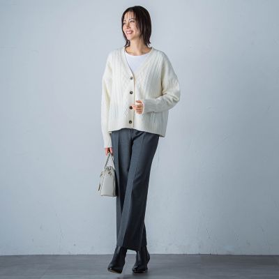 カタログ掲載】ケーブル編みVネックカーディガン≪手洗い可能