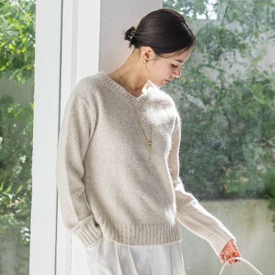 LV ラメロゴ付きホワイトニット org.jpg