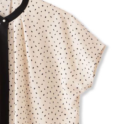 【ＷＥＢ限定】パール使いとろみブラウス≪洗濯機で洗える≫