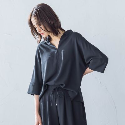 【一部店舗限定販売】キレイ×リラックス　スキッパーブラウス≪洗濯機で洗える≫