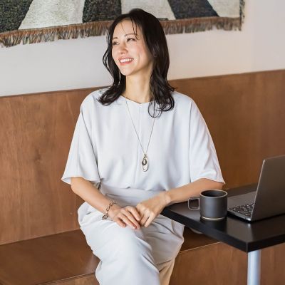 ≪シリーズ累計2万枚突破！≫【涼・美・楽】Vネックブラウス