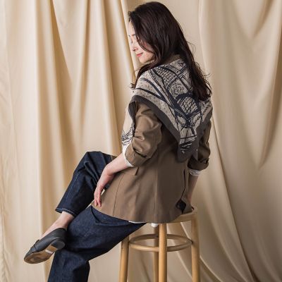 新作*SPORTMAX* Astoria シルクツイルローブ レオパード 馬車柄スクエアシルクスカーフ | LAUTREAMONT (Women)/ロート
