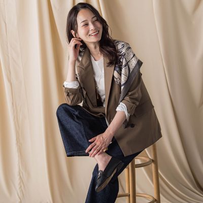 【美品】HERNO ヘルノ シルクコート イタリア製 馬車 スカーフ柄裏地 黒 HERNO ヘルノ レディース コート REVERSIBLE LONG PARKA