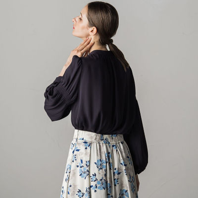 バックサテンジョーゼットブラウス | LAUTREAMONT DE CLASSE（Women