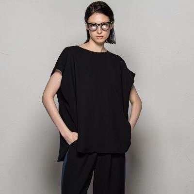 エステルダブルサテン　スリーブレスブラウス