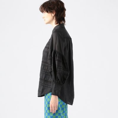 ＬＥＥ　ＭＡＴＨＥＷＳ　Ｃａｍｉｌａ　タックブラウス