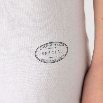 ＴＡＮＧ　ＴＡＮＧ　ＭＥＲＣＡＴＯＲＧＩＲＬ　ＵＬＴＲＡＳＵ　Ｔシャツ