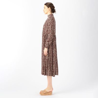 ｇａｎｎｉ レーヨンクレープ プリントハイネックミディワンピース 三越伊勢丹オンラインストア 公式