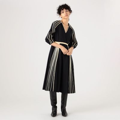 ＢＯＤＩＣＥ　ＳＴＵＤＩＯ　クラシックＶネックドレス