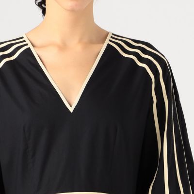 ＢＯＤＩＣＥ　ＳＴＵＤＩＯ　クラシックＶネックドレス