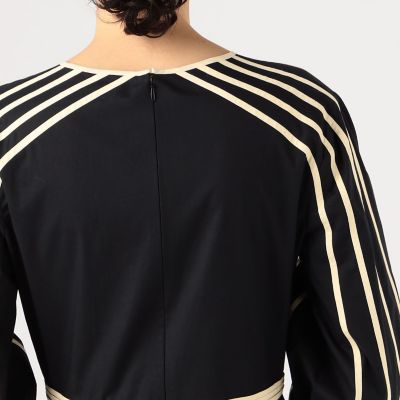 ＢＯＤＩＣＥ　ＳＴＵＤＩＯ　クラシックＶネックドレス