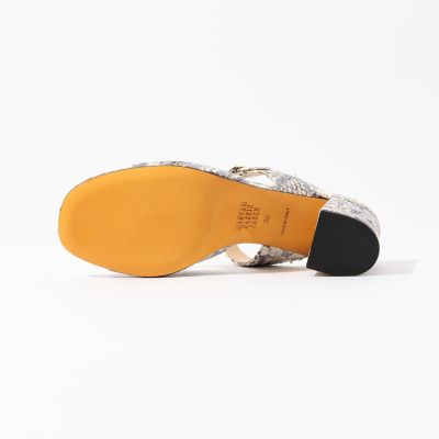 ＭＡＲＹＡＭ　ＮＡＳＳＩＲ　ＺＡＤＥＨ　ＮＩＮＡ　ＳＡＮＤＡＬ