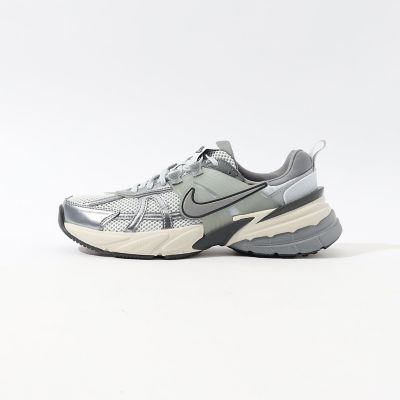 Nike ランニングシューズ グレー　VK2 RUN NIKE W V2K RUN 