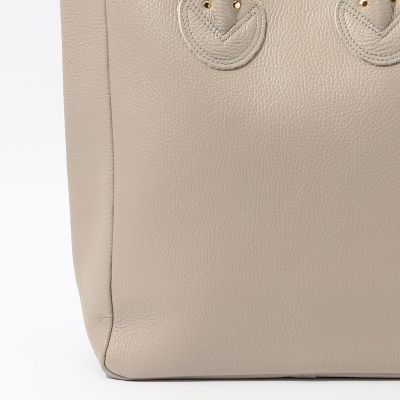 ＹＯＵＮＧ＆ａｍｐ　ＯＬＳＥＮ　ＥＭＢＯＳＳＥＤ　ＬＥＡＴＨＥＲ　ＴＯＴＥ　ＢＡＧ