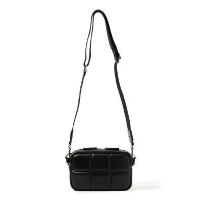 ＡＤＤ ＣＵＬＵＭＮ ＰＵＦＦ ＣＲＯＳＳＢＯＤＹ ショルダーバッグ