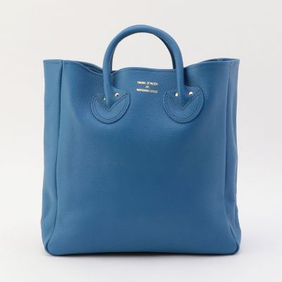 別注】ＹＯＵＮＧ＆ＯＬＳＥＮ×ＴＯＭＯＲＲＯＷＬＡＮＤ ＥＭＢＯＳＳＥＤ ＬＥＡＴＨＥＲ ＴＯＴＥ ＢＡＧ | maison TOMORROWLAND/メゾン  トゥモローランド | 三越伊勢丹オンラインストア・通販【公式】