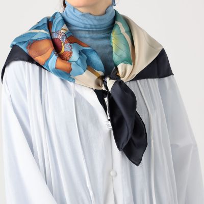 ＭＡＮＴＥＲＯ　ボタニカルモチーフ　シルクスカーフ