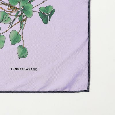 ＴＯＭＯＲＲＯＷＬＡＮＤ　ボタニカルモチーフ　シルクスカーフ