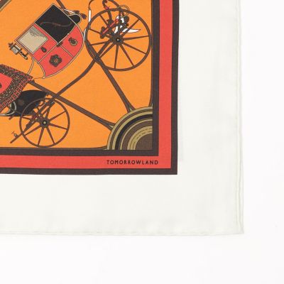 ＴＯＭＯＲＲＯＷＬＡＮＤ　ＣＡＲＲＩＡＧＥ　シルクスカーフ