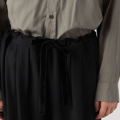ポリエステルレーヨン　タックワイドパンツ