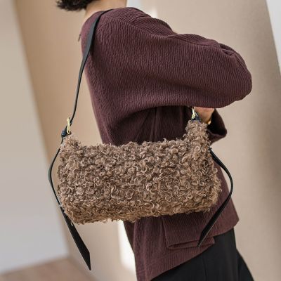 ＜la.f...（Women）＞【ＶＩＯＬＡｄ’ＯＲＯ】フェイクファーショルダー