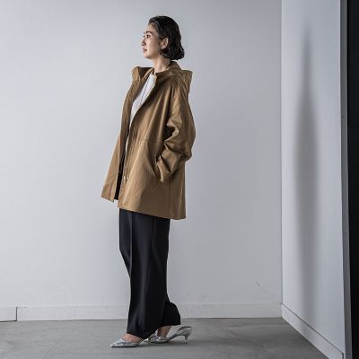 シルエットの変化が楽しめる”ストレッチマウンテンパーカー | la.f