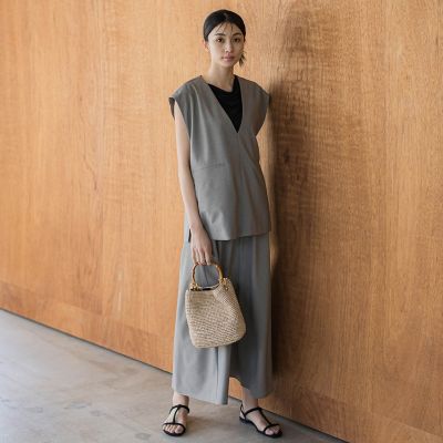 【ＷＥＢ＆ａｍｐ　一部店舗限定】サイドシャーリングＴシャツ≪手洗い可能≫