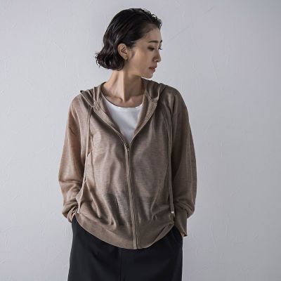 ＜la.f...（Women）＞シアーシャイニーニットパーカー≪手洗い可能≫