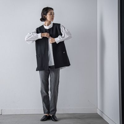後姿もこなれ感”スポンディッシュニットジレ≪手洗い可能≫ | la.f