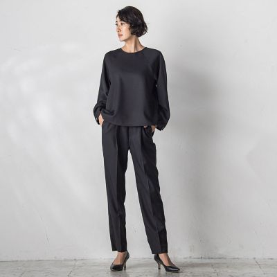 【ＷＥＢ限定】バックリボンストレッチブラウス≪洗濯機で洗える／セットアップ対応≫