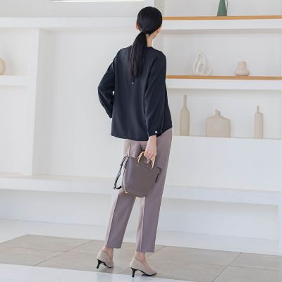 【ＷＥＢ限定】バックリボンストレッチブラウス≪洗濯機で洗える／セットアップ対応≫