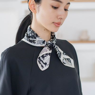 MITSUKOSHI シルクスカーフ 青い花 カタログ掲載】フラワーシルクスカーフ | la.f（Women）/ラ