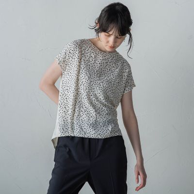 【大きいサイズ】幾何プリントスムースカットソー≪洗濯機で洗える≫