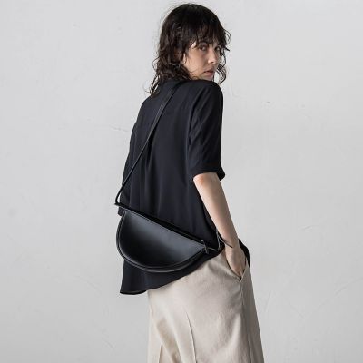 【大きいサイズ】バックサテンアムンゼンブラウス≪洗濯機で洗える≫