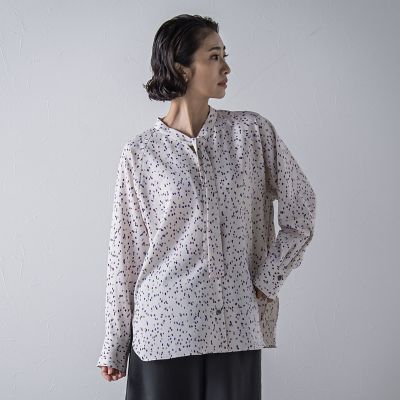 タグ付✨️ELLIE 予約完売品 ラウンドカラーブラウス ネイビー タグ付✨️ELLIE 予約完売品 ラウンドカラーブラウス ネイビー