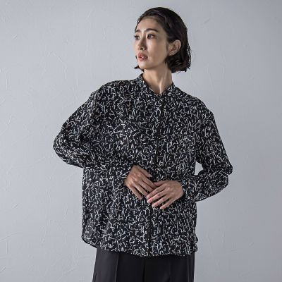 ＜la.f...（Women/大きいサイズ）＞【大きいサイズ】幾何ドット柄ブリントブラウス≪洗濯機で洗える≫